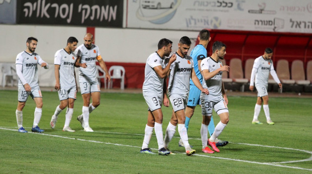 שחקני בני יהודה (צילום: אדריאן הרבשטיין)