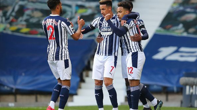 שחקני ווסט ברומיץ' חוגגים (צילום: Alex Livesey - Danehouse/Getty Images)