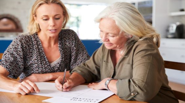 חתימה על צוואה (צילום: Shutterstock)