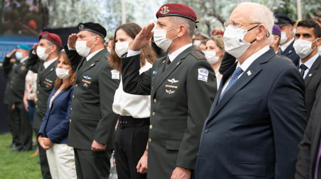 ריבלין וכוכבי בטקס מצטייני הנשיא (צילום: דובר צה"ל)