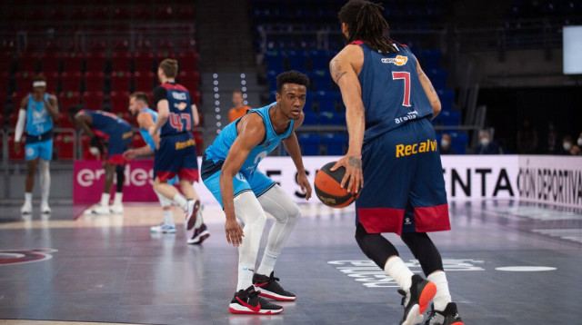 פייריה הנרי, אדמס סולה (צילום: הטוויטר הרשמי של אסטודיאנטס)