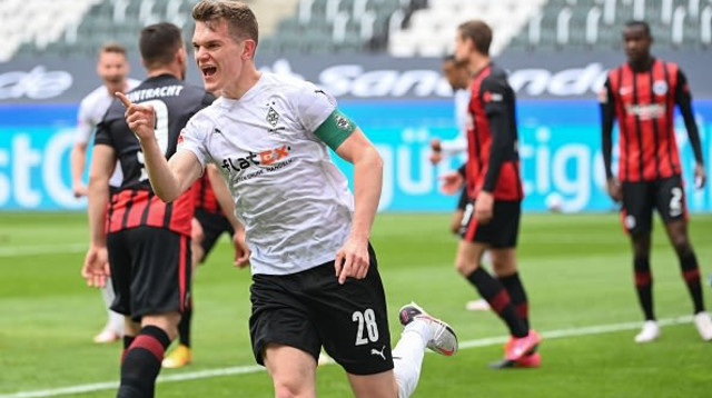 מתיאס גינטר חוגג (צילום: INA FASSBENDER/POOL/AFP via Getty Images)