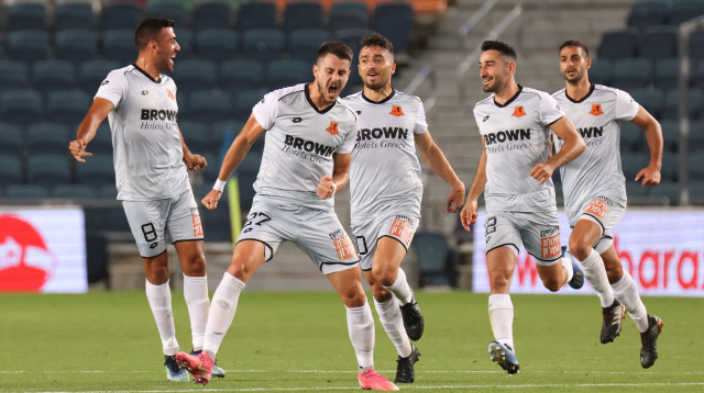 שחקני בני יהודה חוגגים (צילום: דני מרון)