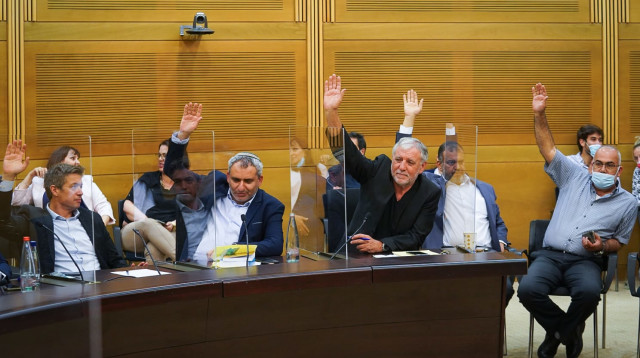 ההצבעה בוועדה המסדרת (צילום: דוברות הכנסת, נועם מושקוביץ)