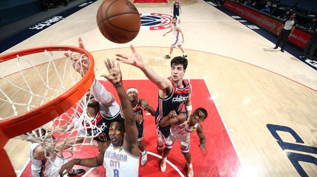 דני אבדיה (צילום: Ned Dishman/NBAE via Getty Images)