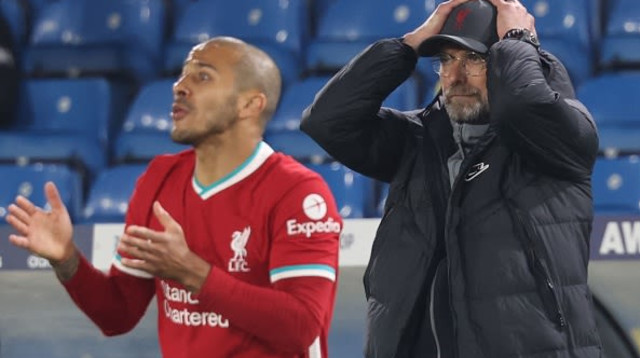 יורגן קלופ, טיאגו אלקנטרה (צילום: CLIVE BRUNSKILL/POOL/AFP via Getty Images)