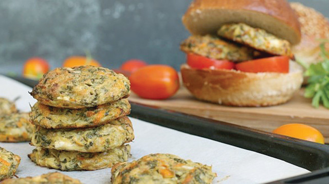 לביבות ירק וגבינות אפויות (צילום: אריאל בן חמו)