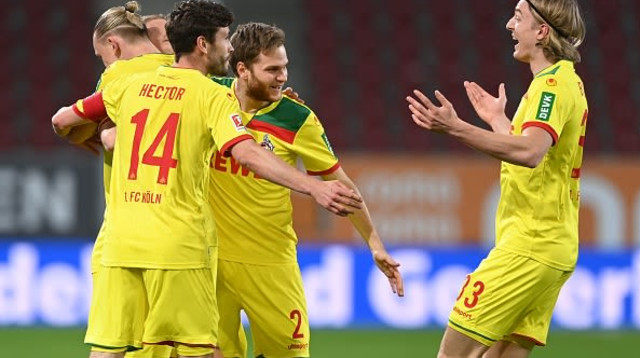 שחקני קלן חוגגים (צילום: CHRISTOF STACHE/AFP via Getty Images)