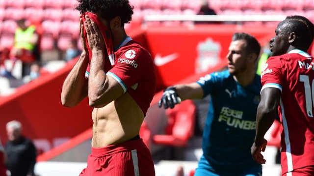 מוחמד סלאח מאוכזב (צילום: John Powell/Liverpool FC via Getty Images)