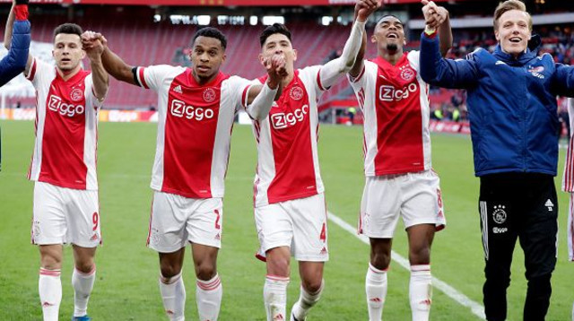 שחקני אייאקס (צילום: Angelo Blankespoor/Soccrates/Getty Images)