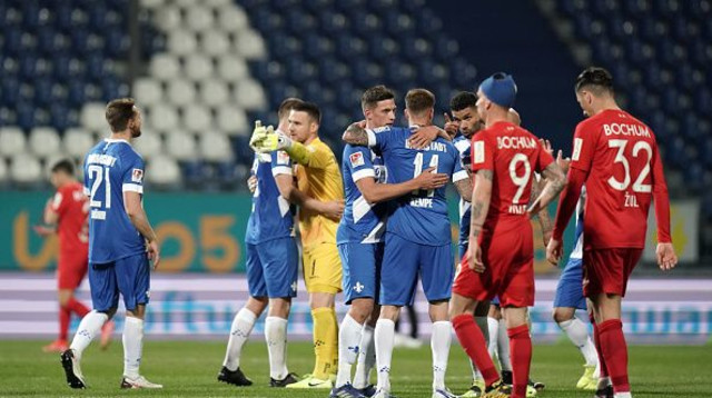 שחקני בוכום ודרמשטדט (צילום: Thomas Frey/picture alliance via Getty Images)