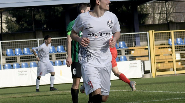 גיא אסולין חוגג (צילום: A.C. Crema Official)