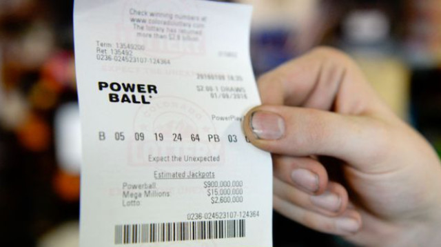 כרטיס הגרלת "פאוור-בול" (צילום: Getty images)
