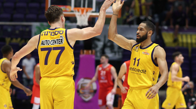 סי. ג'יי האריס, נייט ססטינה (צילום: דני מרון)