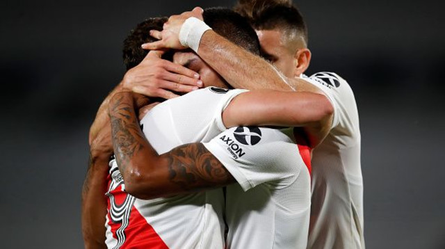 שחקני ריבר פלייט חוגגים (צילום: Pool / Pool)