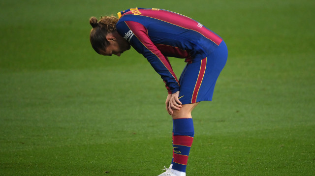 אנטואן גריזמן מאוכזב (צילום: LLUIS GENE/AFP via Getty Images)