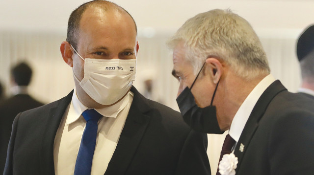 יאיר לפיד ונפתלי בנט (צילום: מרק ישראל סלם)