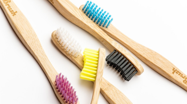 מברשת שיניים מבמבוק של אורגניקזון Humble brush (צילום: יח"צ חו"ל)