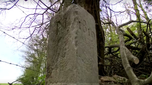 אבן הגבול (צילום: צילום מסך מתוך רויטרס)