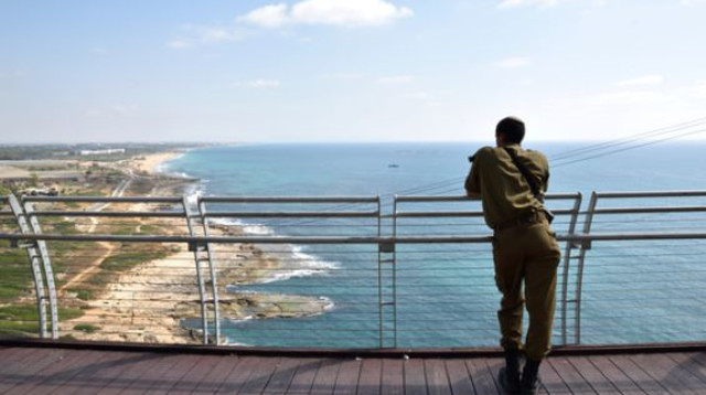 חייל בחופשה (צילום: Shutterstock)