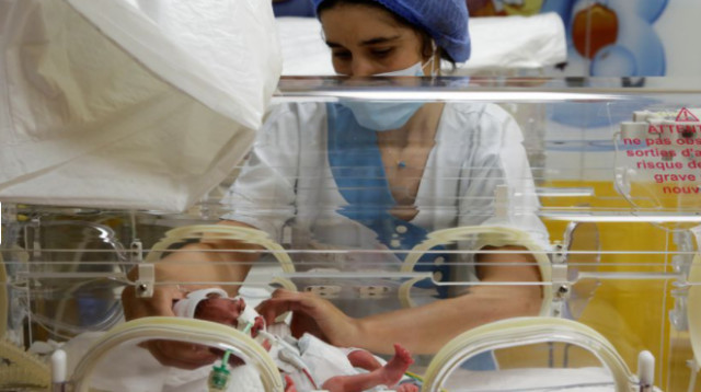 בת 25 ילדה תשע תינוקות בבת אחת (צילום: רויטרס)