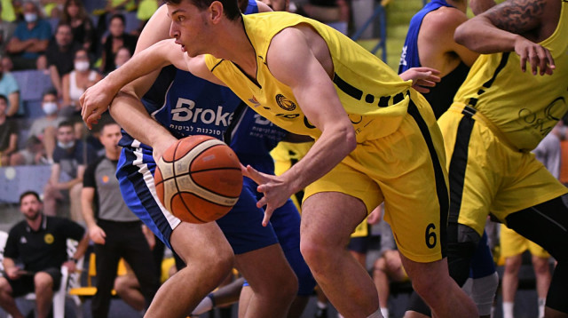 אליצור נתניה, עירוני קריית אתא (צילום: מנהלת הליגה הלאומית)