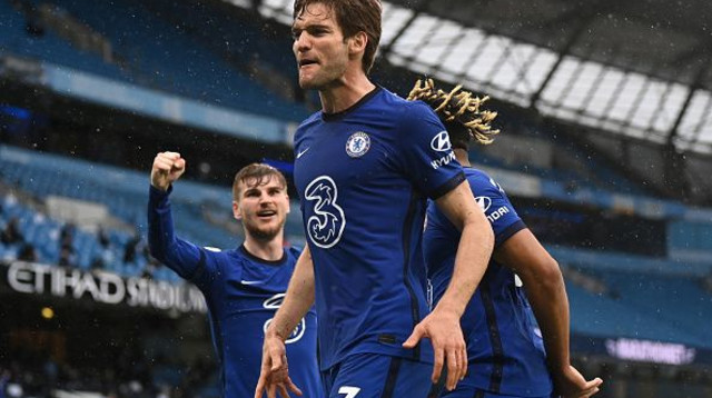 מרקוס אלונסו חוגג (צילום: Shaun Botterill/Getty Images)