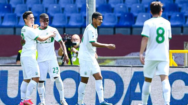 ג'אקומו ראספדורי ושחקני ססואולו חוגגים (צילום: Getty Images)