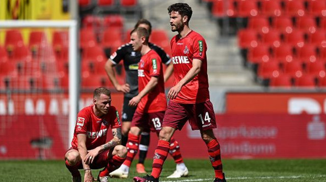 שחקני קלן מאוכזבים (צילום: Lukas Schulze/Getty Images)