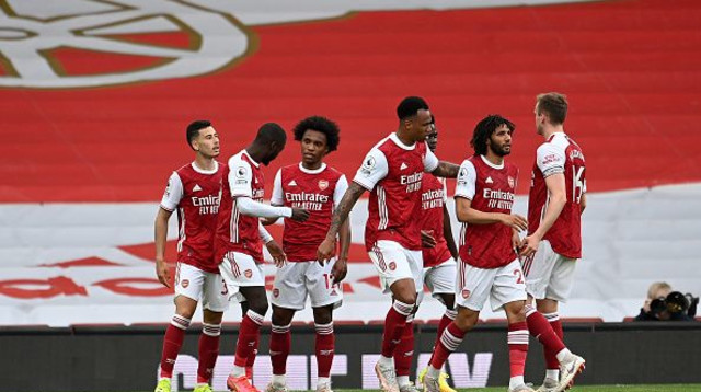 שחקני ארסנל חוגגים (צילום: Andy Rain - Pool/Getty Images)