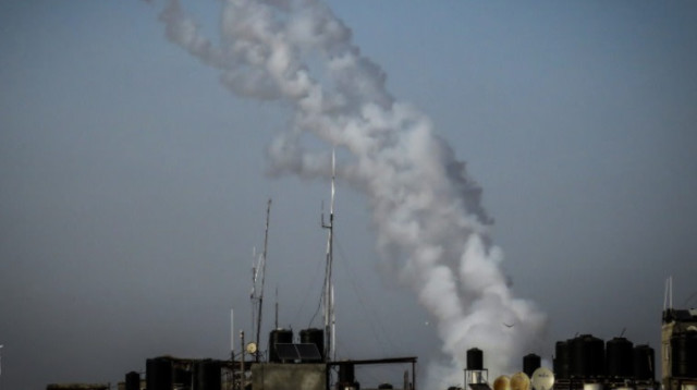 תיעוד של תקיפת חיל האוויר ברצועת עזה (צילום: רשתות ערביות)