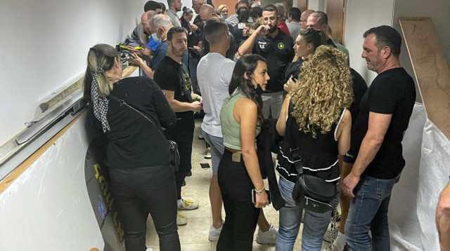 הדרבי הופסק במהלכו (צילום: הדרבי הו]פסק במהלכו)