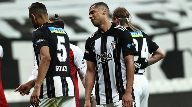 שחקני בשיקטאש מאוכזבים (צילום: Onur Coban/Anadolu Agency via Getty Images)