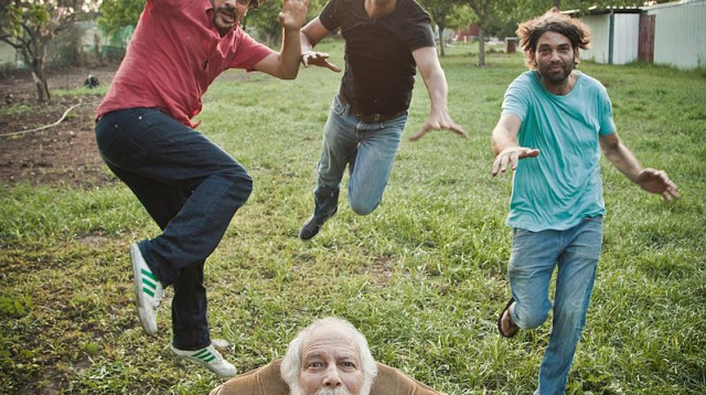 החצר האחורית ויענקל'ה רוטבליט (צילום: אסף סודרי)