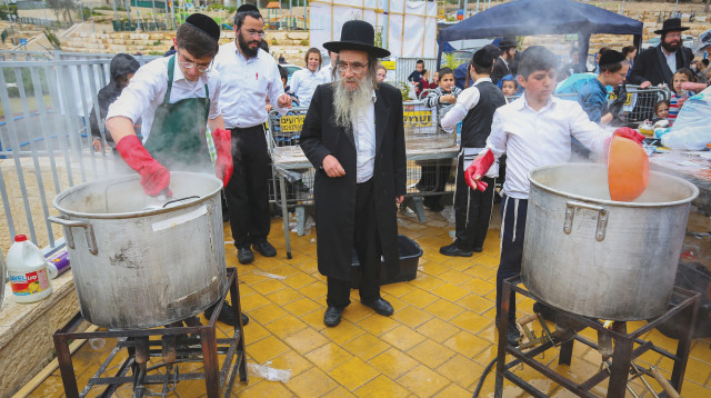 חרדים בבית שמש (צילום: יעקב לדרמן, פלאש 90)