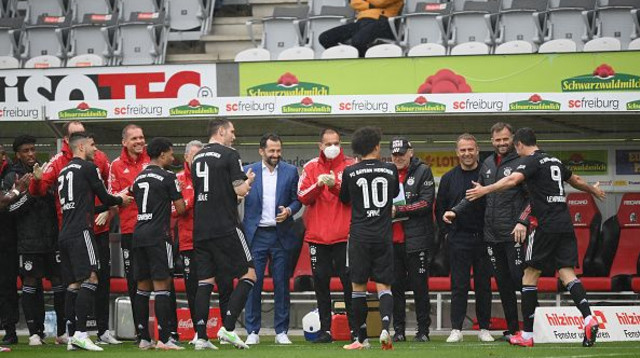 שחקני באיירן מינכן, רוברט לבנדובסקי (צילום: Matthias Hangst/Getty Images)