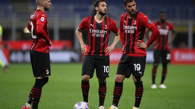 שחקני מילאן (צילום: Jonathan Moscrop/Getty Images)