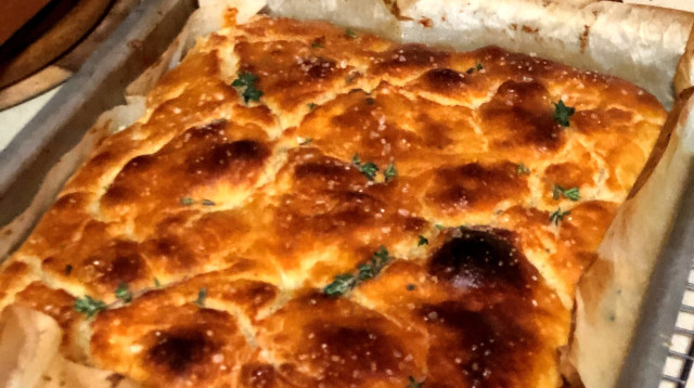 פוקצ'ה ביתית  (צילום: פסקל פרץ-רובין)