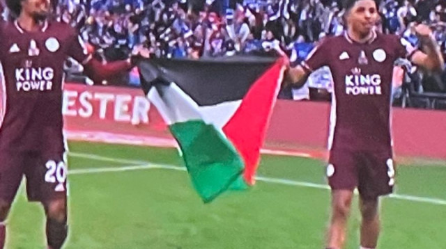 ווסלי פופאנה וחאמזה צ'ודהורי בוומבלי (צילום: מסך)