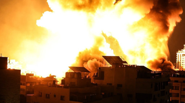 תקיפת צה"ל בעזה (צילום: התקשורת הפלסטינית)