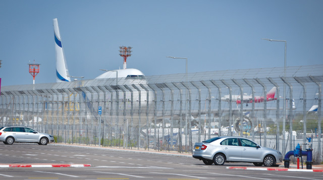 חניה בשדה התעופה בן גוריון (צילום: אבשלום ששוני, פלאש 90)