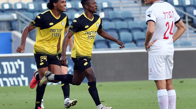 אבובקאר דומביה, קיליאן ואן דר קאפ, לירן סרדל (צילום: ברני ארדוב)