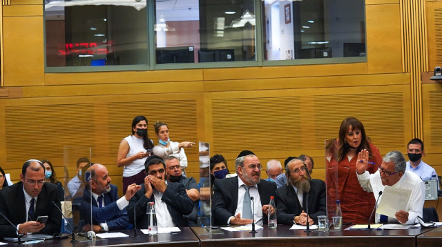 הדיון וההצבעה בוועדה המסדרת (צילום: נועם מושקוביץ, דוברות הכנסת)