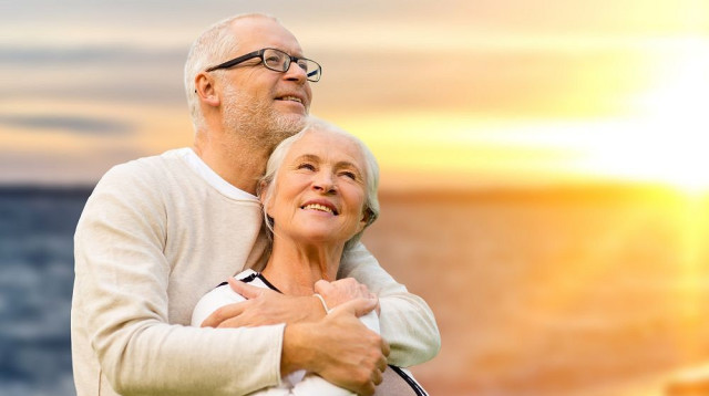 זוג מבוגרים (צילום: ingimage ASAP)