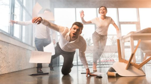 נפילה בדרך למרחב מוגן (צילום: Shutterstock)