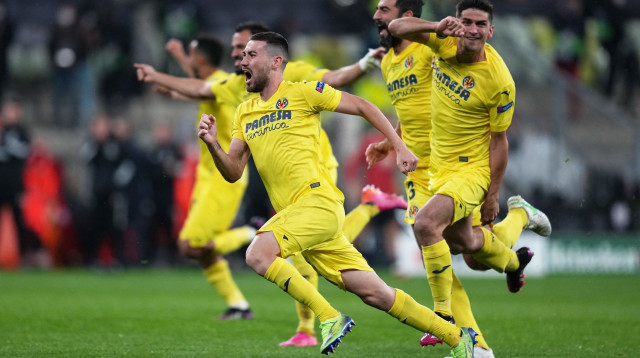 שחקני ויאריאל חוגגים (צילום: MICHAEL SOHN/POOL/AFP via Getty Images)