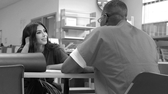 פרויקט הצדק של קים קרדשיאן (צילום: באדיבות הוט)