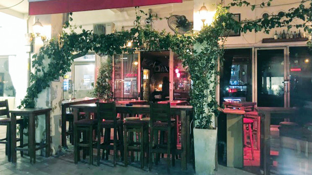 בר ה"לילי רוז" שנסגר. יום שפרצה רשמית המלחמה, הוא נשם את נשימתו האחרונה (צילום: אלכס מייזל)