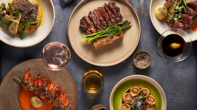 פתיחת שולחן בנג'מה (צילום: אנטולי מיכאלו)