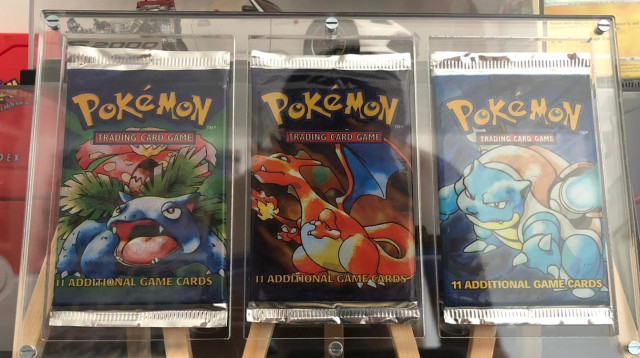 חבילות קלפי פוקימון (צילום: דור מנטל)